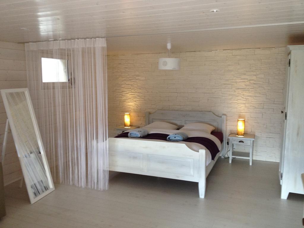 Bnb Valais - By La Sittelle Grimisuat Room photo